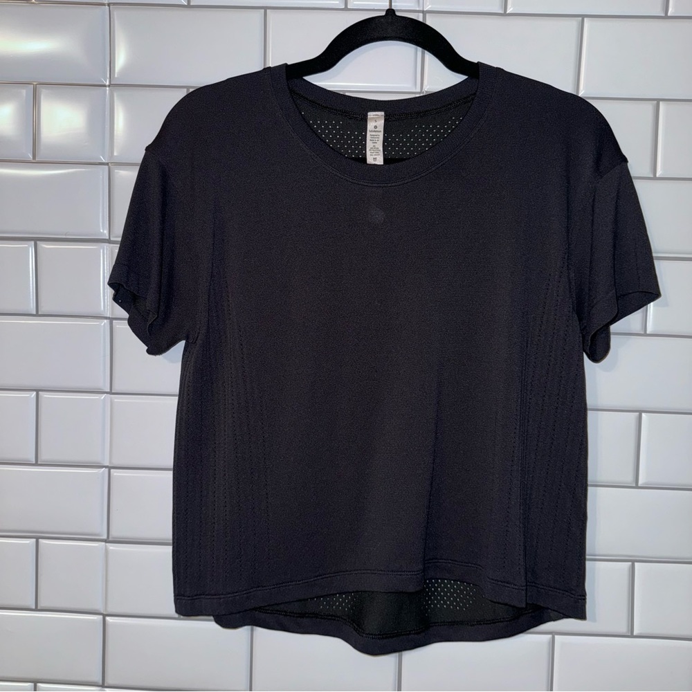 LULULEMON CROPPED MESH TSHIRT WOMEN-SMALL